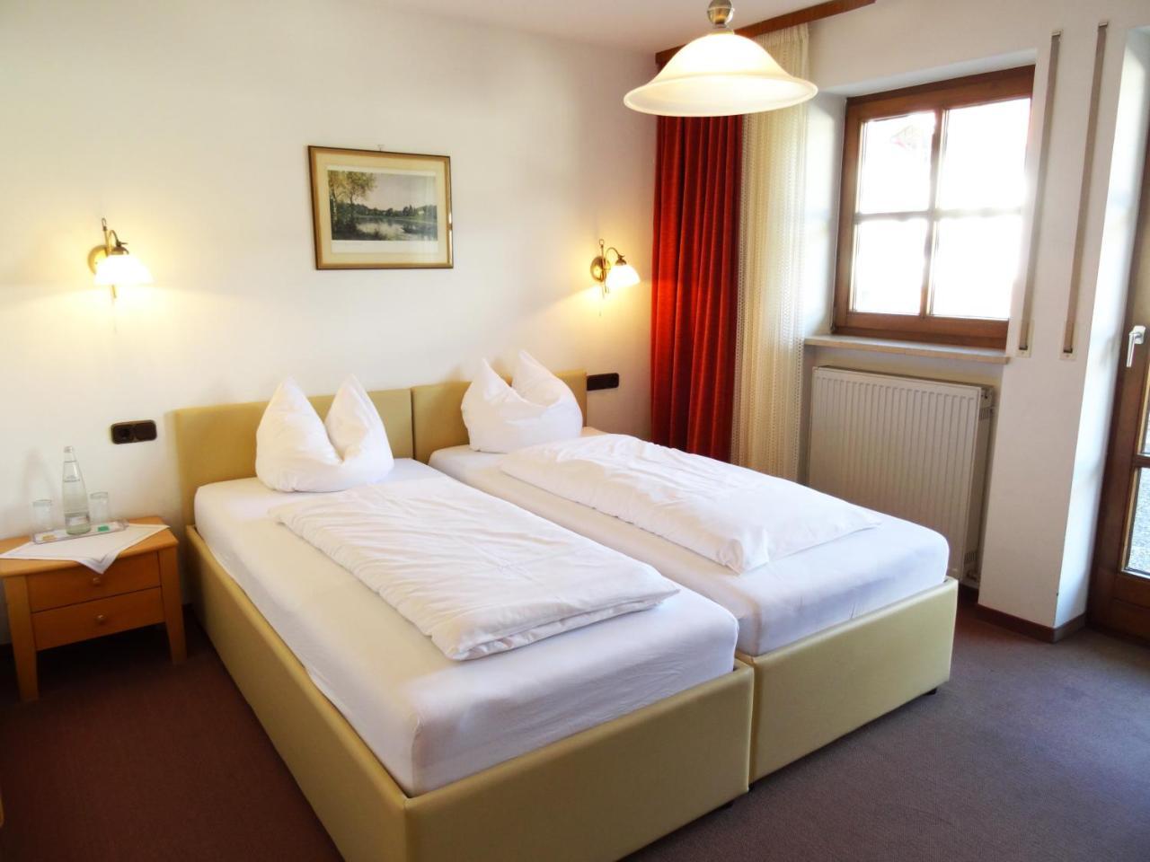 Hotel Gasthof Forelle Зигсдорф Экстерьер фото